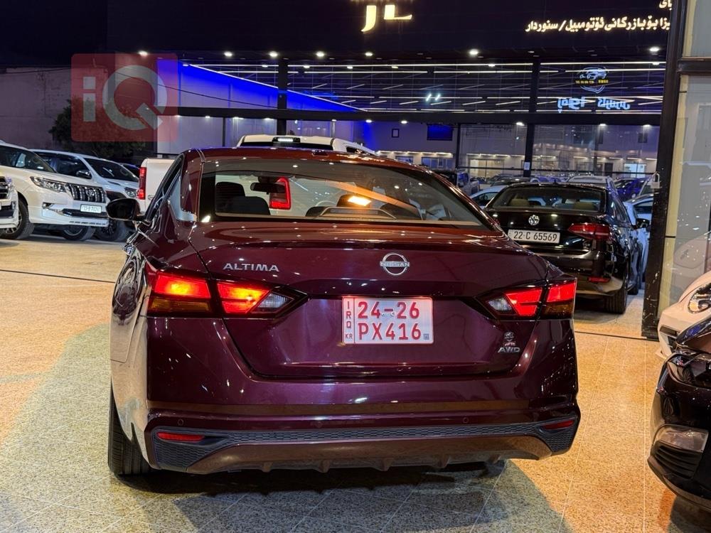 نيسان ألتيما